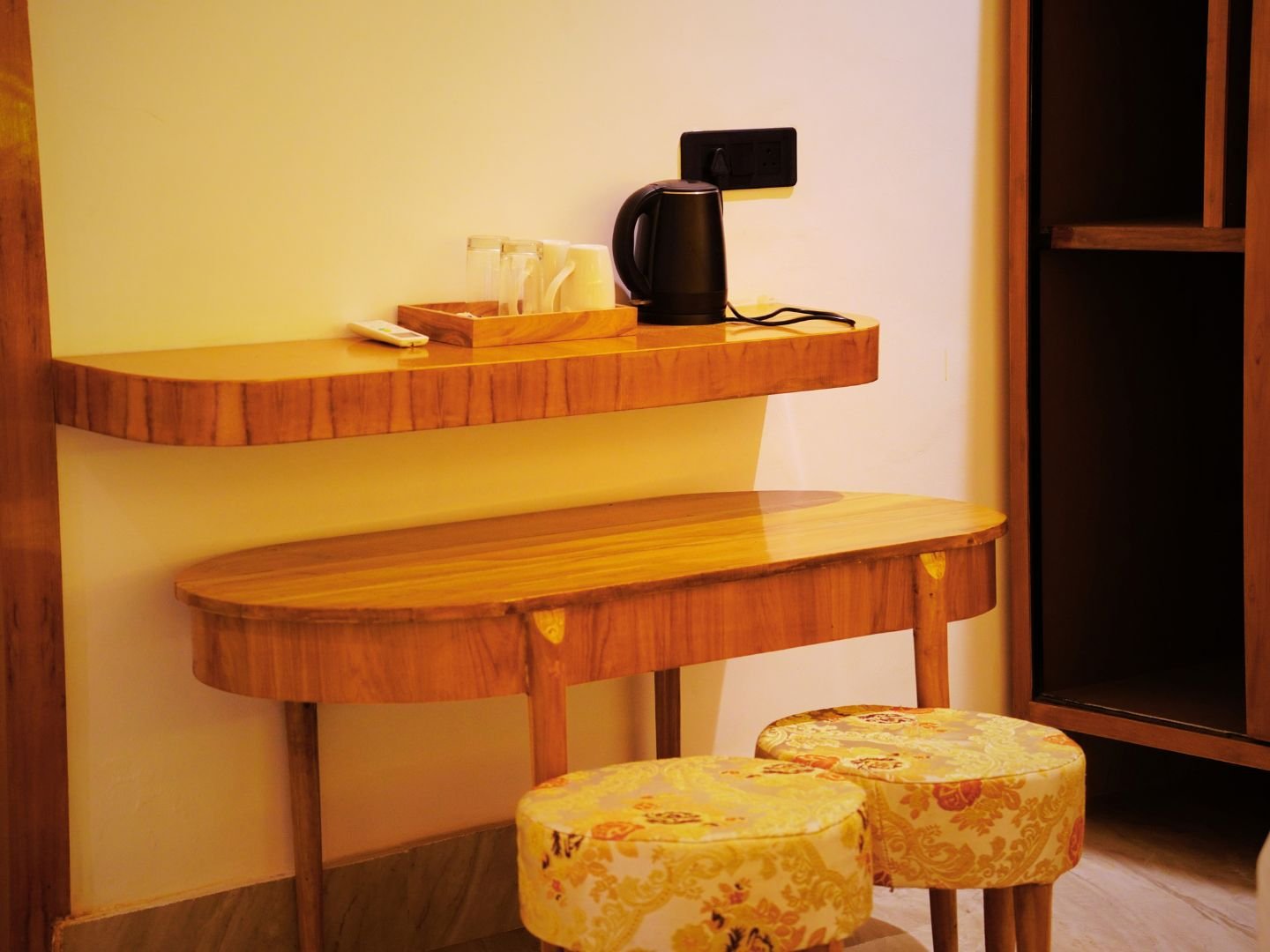 accommodation5 Tea and coffee facilities in Yogshri Healing accommodation